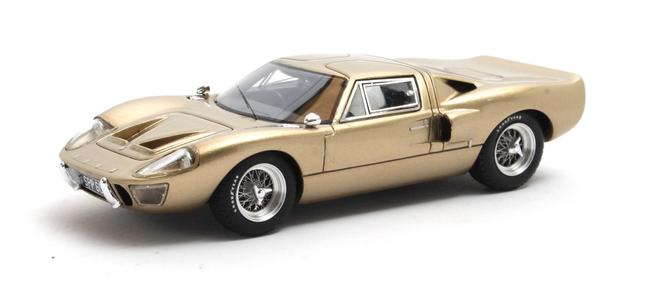 Ford GT40 Mk.III 1967 Goud - 1:43